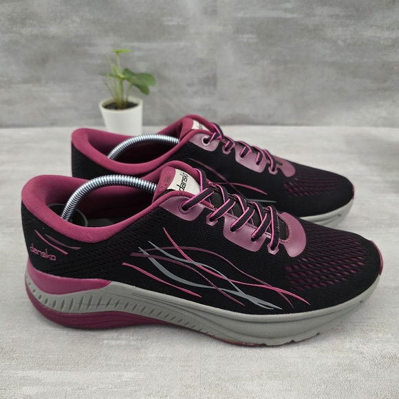 Dansko Pace Black / Berry Mesh Lace-Up Walking Sneaker EU 40  / US 9.5-10 - Picture 1 of 7
